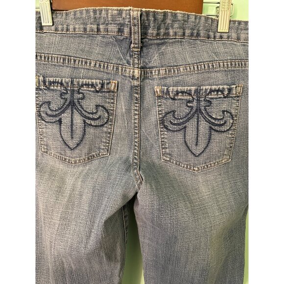 Rue21 Womens Bootcut Jeans Size 16 Medium Wash Embroidered Back Pockets Distress - Picture 4 of 9